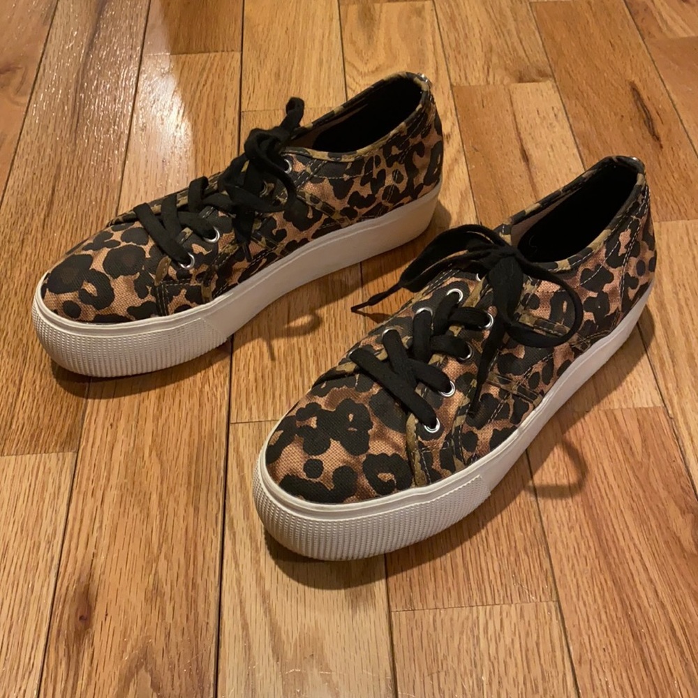 Steve Madden - leopard platform sneakers - women’s size 9